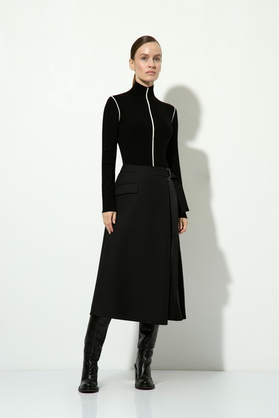 Джемпер из шерсти мериноса VASSA&Co, пол женский, цвет черный, фото №3