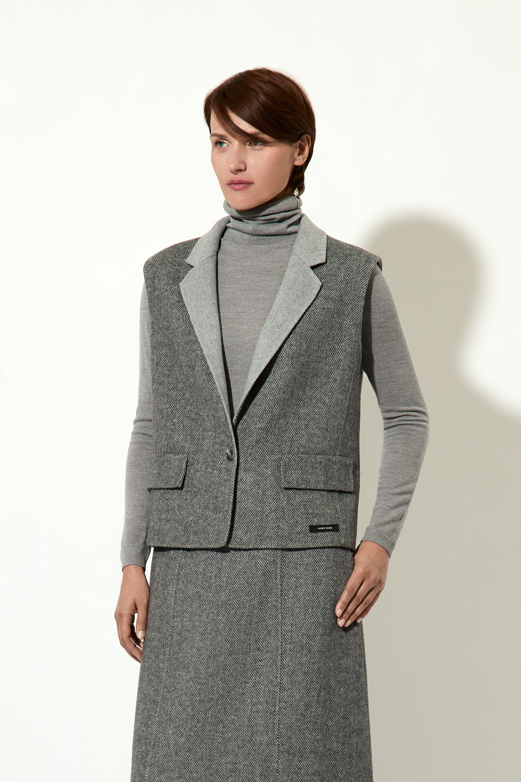 Жилет VASSA CODE, пол женский, цвет серый, фото №2