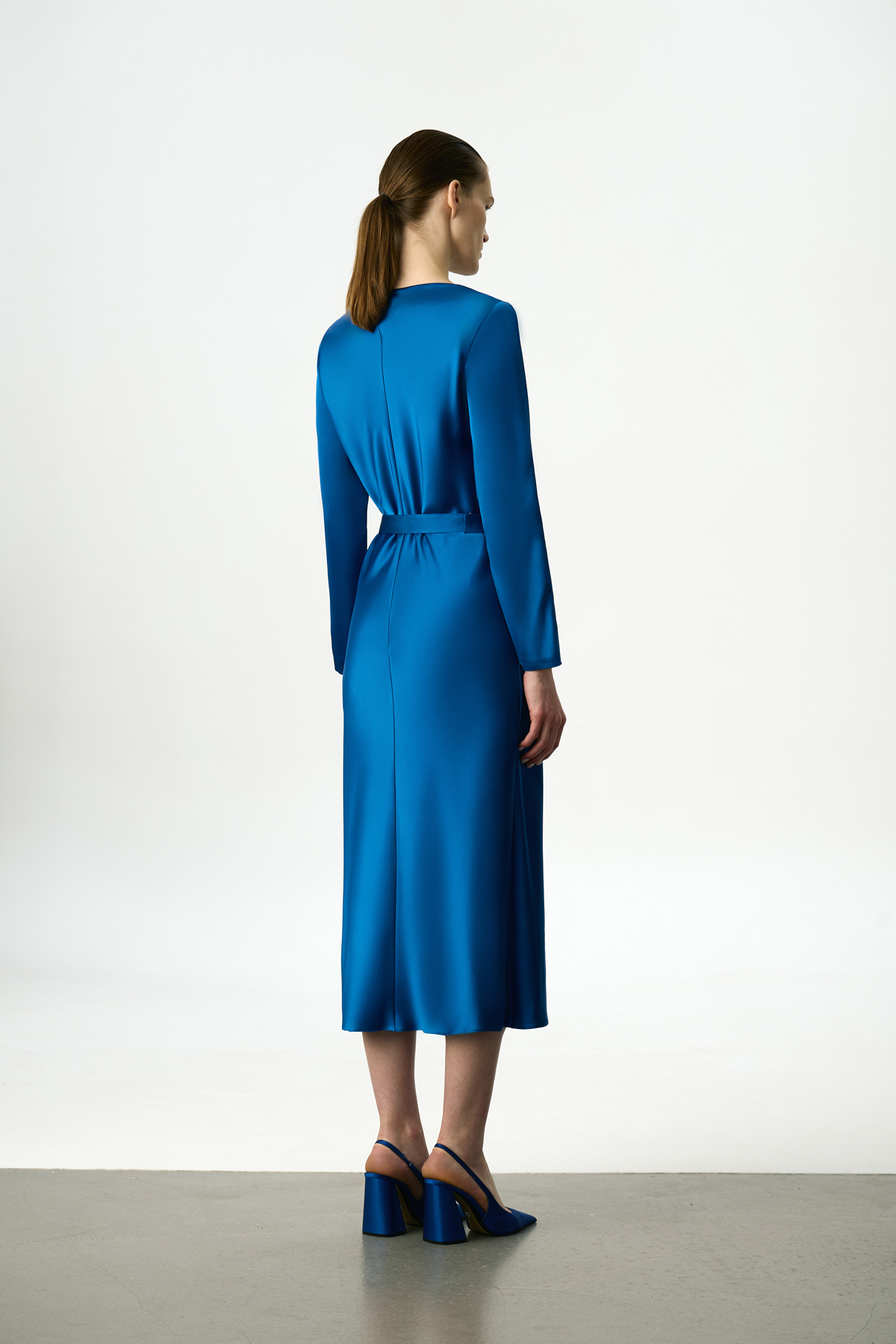 Платье синее VASSA&Co, пол женский, цвет синий, фото №4