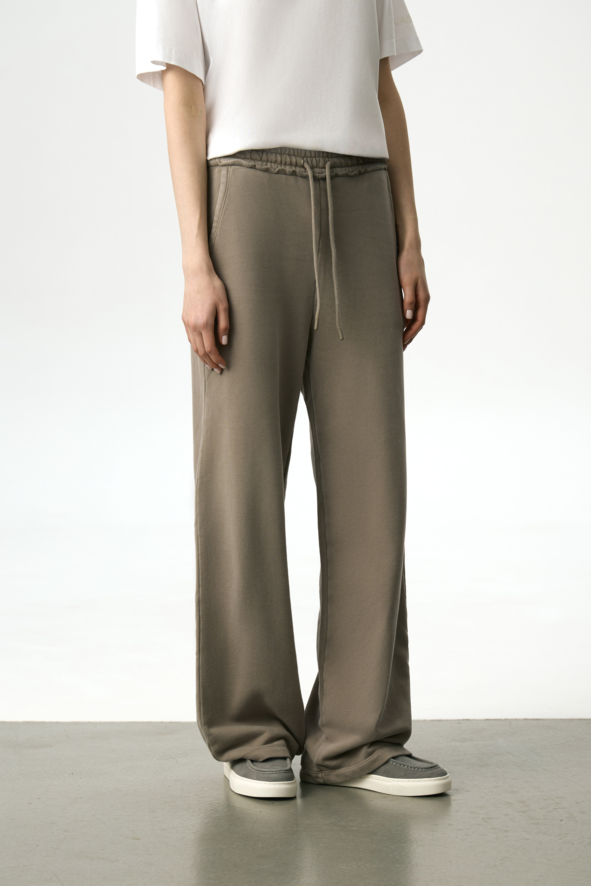 Брюки спортивные широкие VASSA CODE, пол женский, цвет зеленый, фото №3