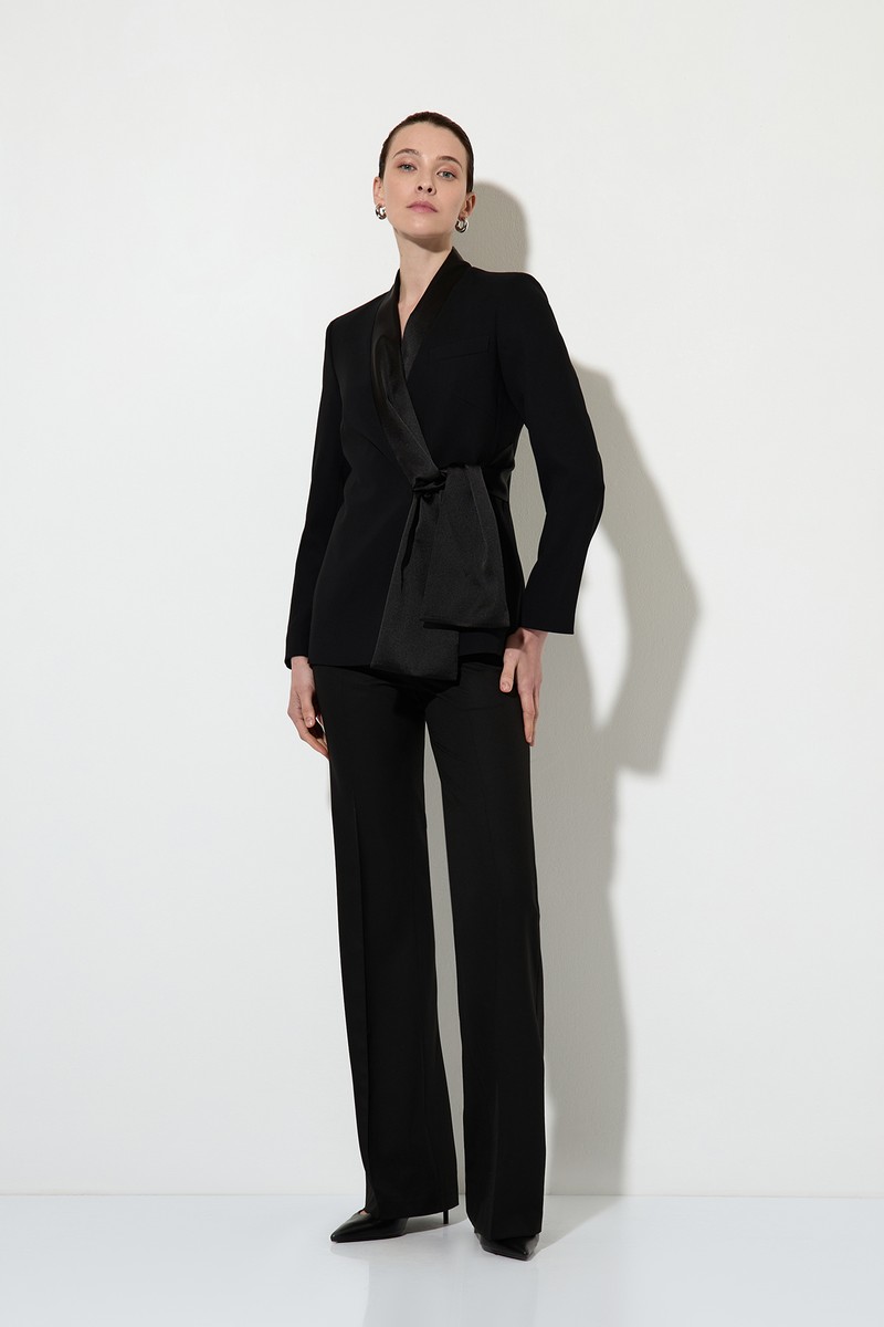 > Костюм с акцентом на талии > №1