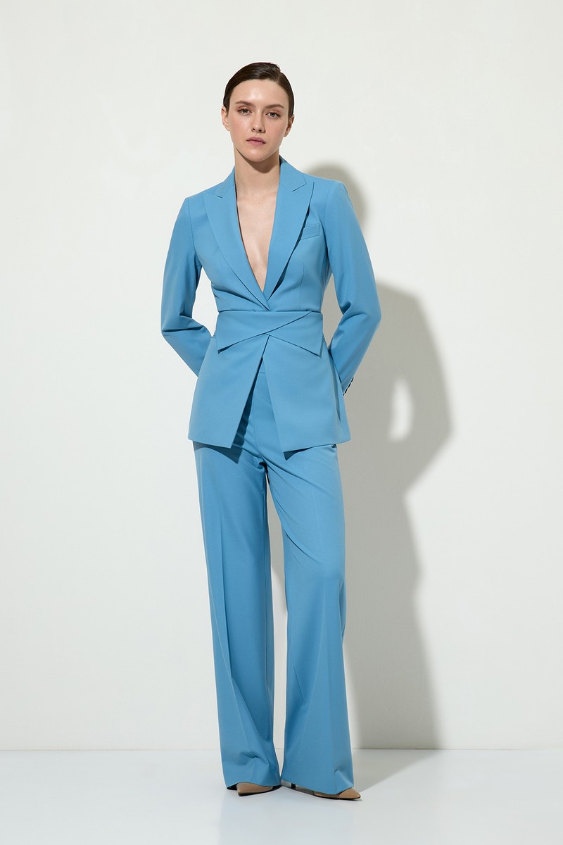 > Брючный костюм в голубом оттенке > №1